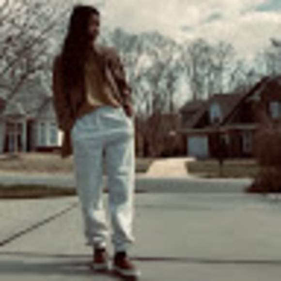 Meet your Posher, Shirley - Picture 1 of 1